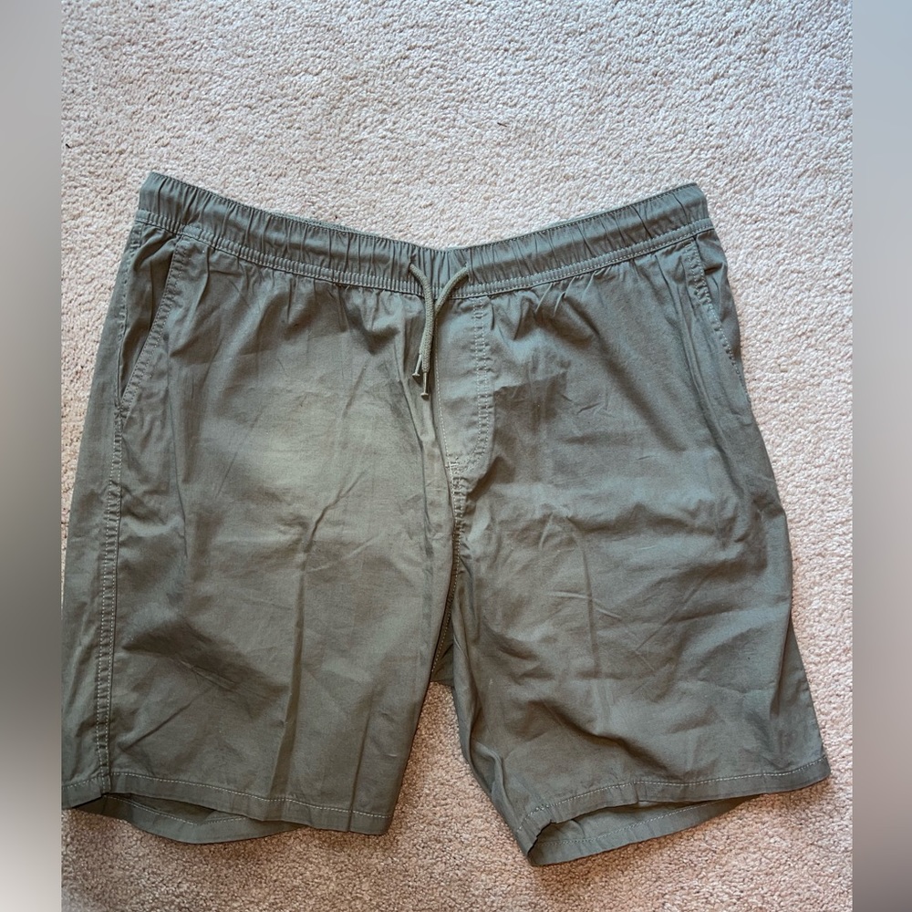 H&M DIVIDED Green Elastic Waist Drawstring Shorts